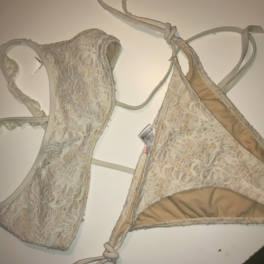 BILLABONG BIKIN GOOD CONDITION